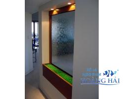 Thác nước trên kính