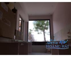 Thác nước trên kính